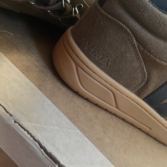 Men’s Veja shoes - Picture 9 of 11